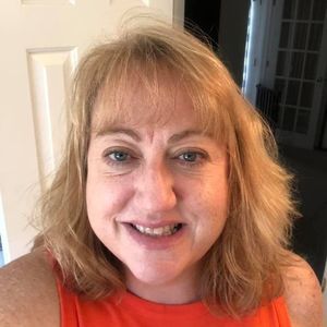 Meet your Posher, Carrie